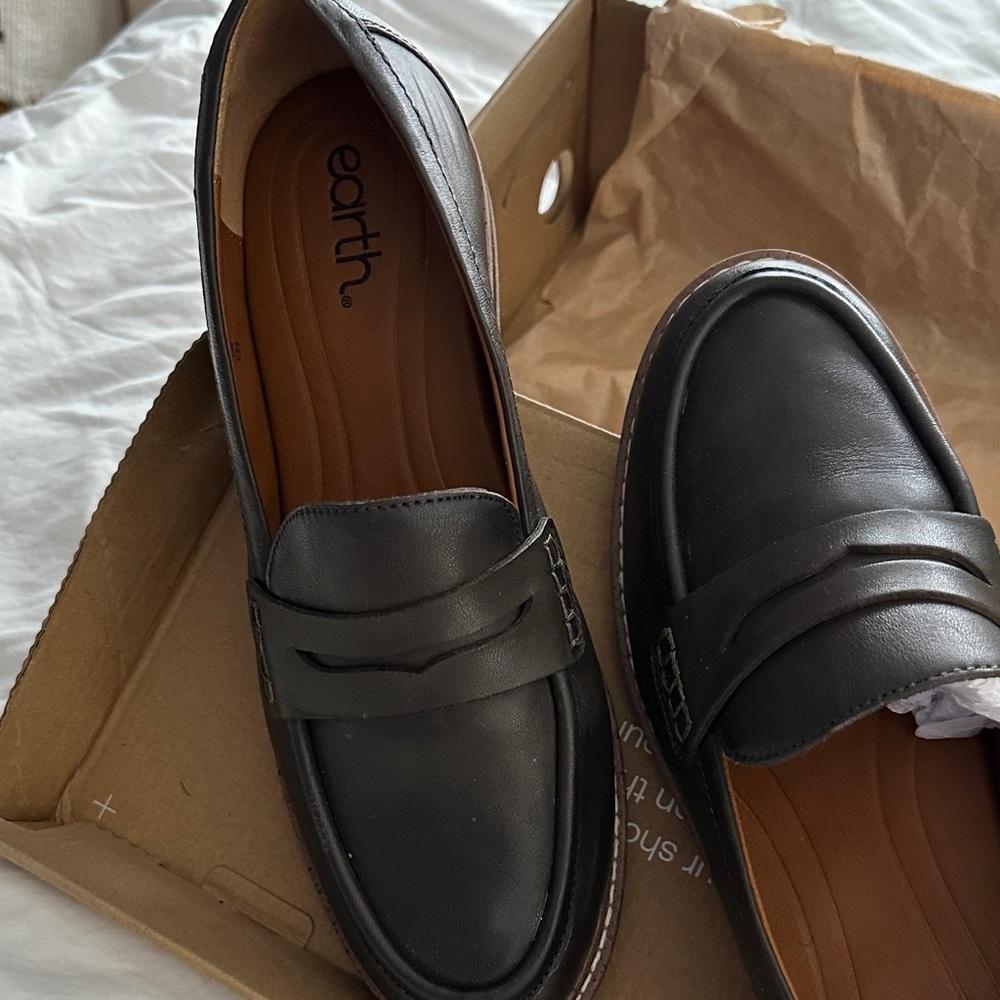 Earth Espresso Leather Women's Loafers - Picture 7 of 9